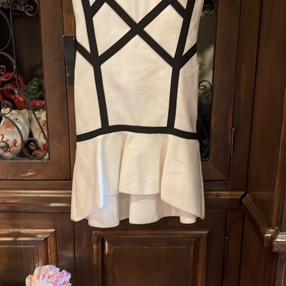 Bebe sleeveless Tape Dress - Picture 5 of 5